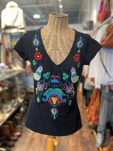 Load image into Gallery viewer, Johnny Was Black Cotton embroidery v neck short sleeve Top, Size M
