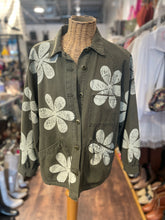 Load image into Gallery viewer, The GREAT Green Cotton white flowers Button up Top, Size 0=XS
