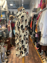 Load image into Gallery viewer, Masaba beige &amp; brown faces Button up Top
