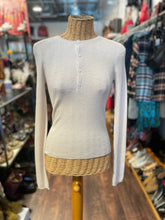 Load image into Gallery viewer, Naked Cashmere pink beige Cashmere Buttons Long sleeve Top
