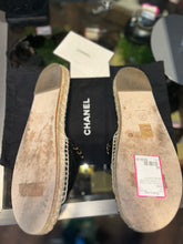 Load image into Gallery viewer, CHANEL Black &amp; Beige Leather chain detail Espadrille Shoe, Size 42
