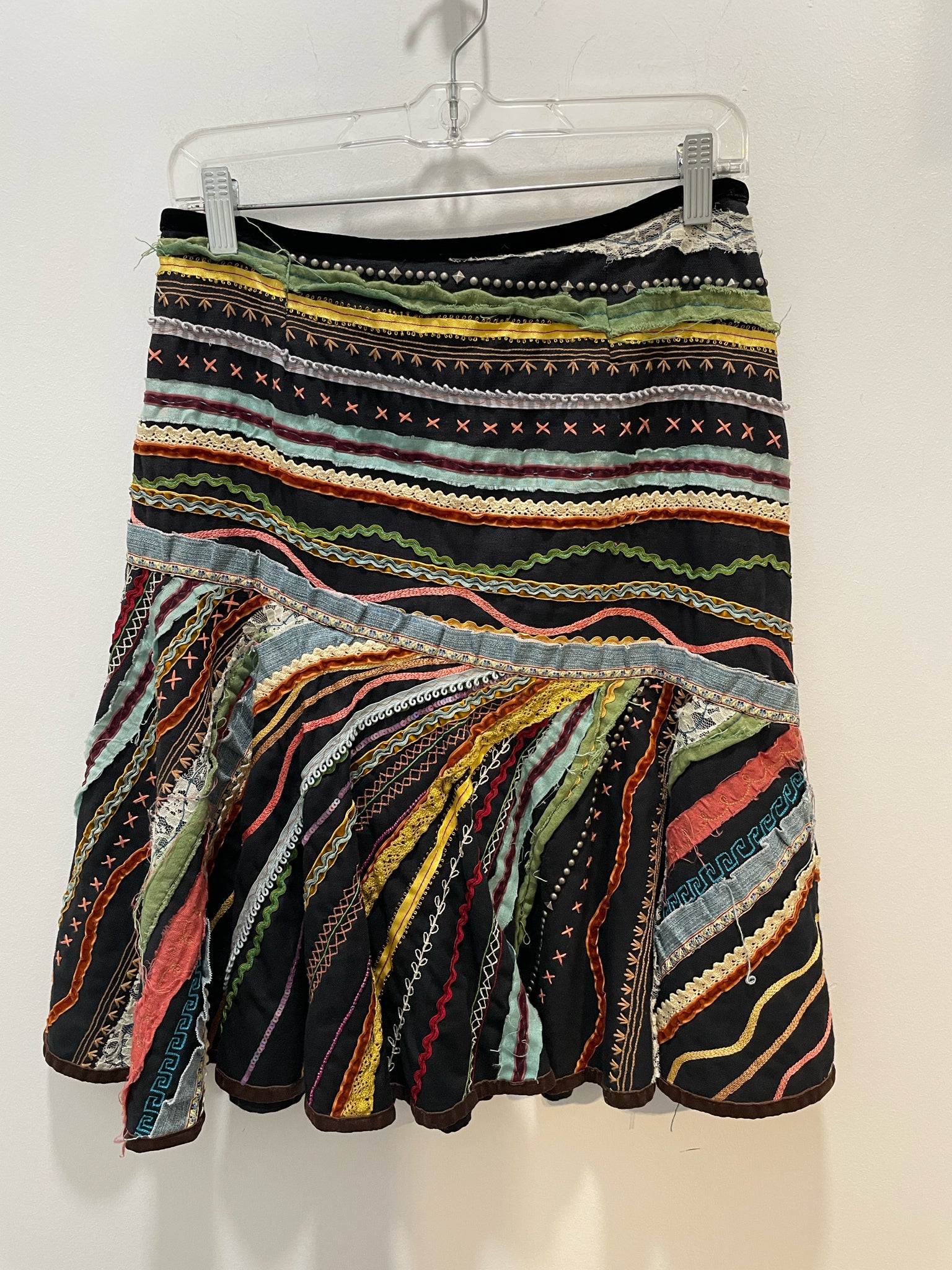 Double D Ranch multi color trim design Gently worn Skirt, Size 8